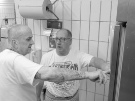 <span style='font-size:1.10em'>Frage Antwort.</span>