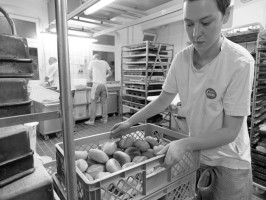 <span style='font-size:1.10em'>Kundenbestellungen werden bereit gestellt.</span>