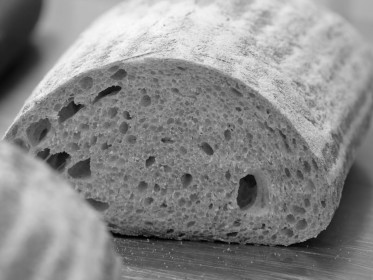 <span style='font-size:0.75em'><strong>Fertige Backwaren</strong> Ein Misch- oder Graubrot. ©Ernst Wilhelm Grüter</span>