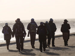 Auf in den Tag. Ein Teil der Reisegruppe des Nabu Hamburg (Reede)